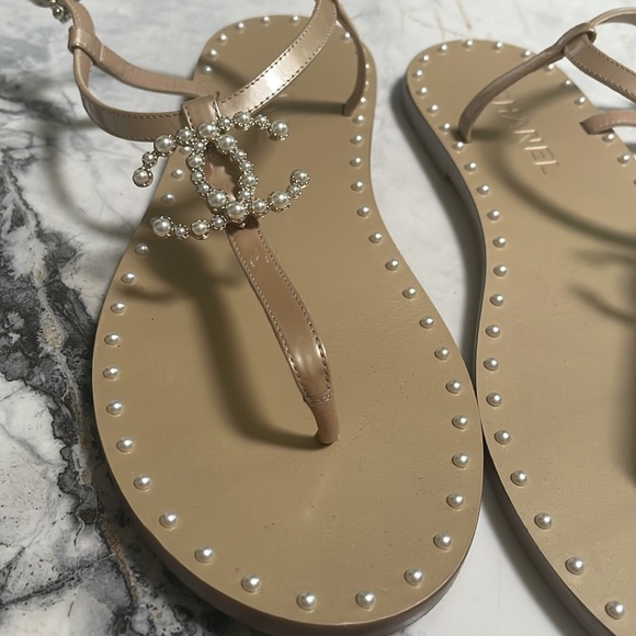 Chanel Nude & White Pearl Thong Flat Sandals🤍 - Picture 6 of 17